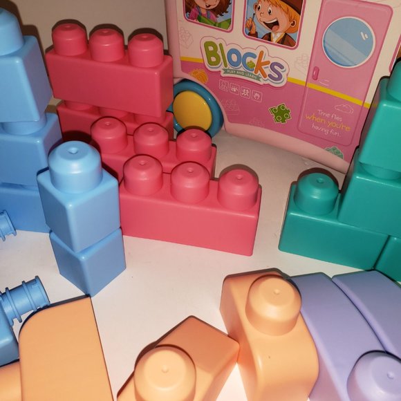 New 35pc Blocks Pull Wagon - Picture 15 of 15